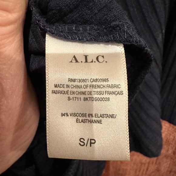 A.L.C.Revolve‎ Reva Twist-Front Short-Sleeve Rib-Knit  Asymmetrical Navy Small - Picture 5 of 11